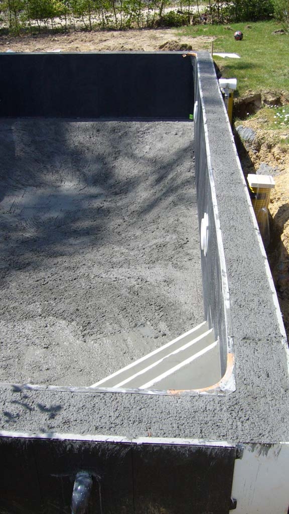 piscine en béton armé à Sprimont